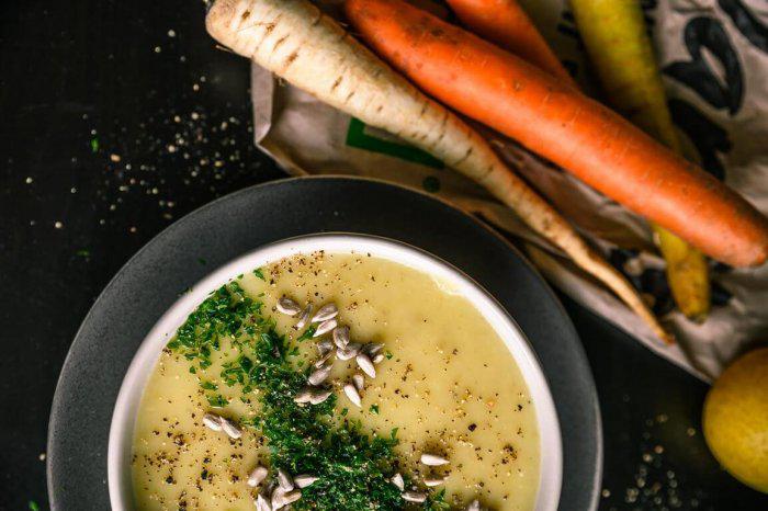 Pastinakensuppe: Pastinakencremesuppe ohne Sahne | issgesund | issgesund.de