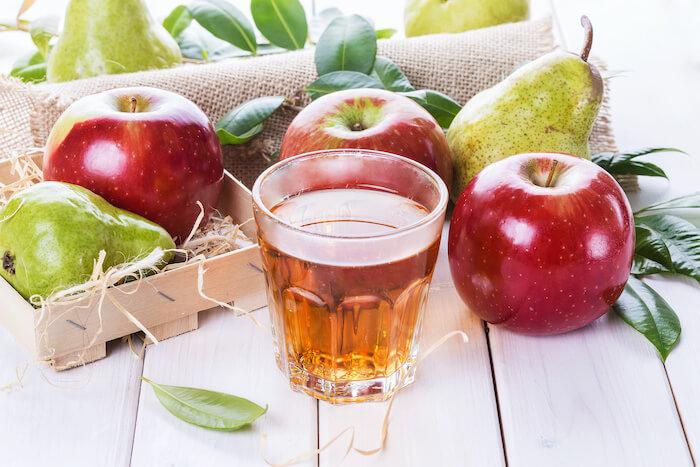 Birnen und Äpfel entsaften für einen Birnen-Apfelsaft | issgesund.de
